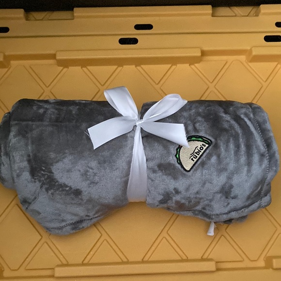 Rubio’s Tacos throw NWOT